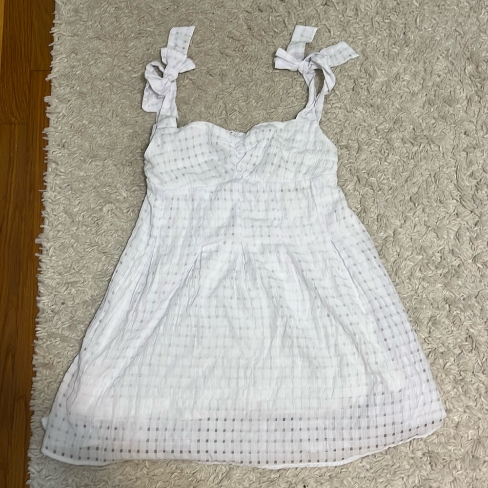 American threads white dress, size medium, lightly worn